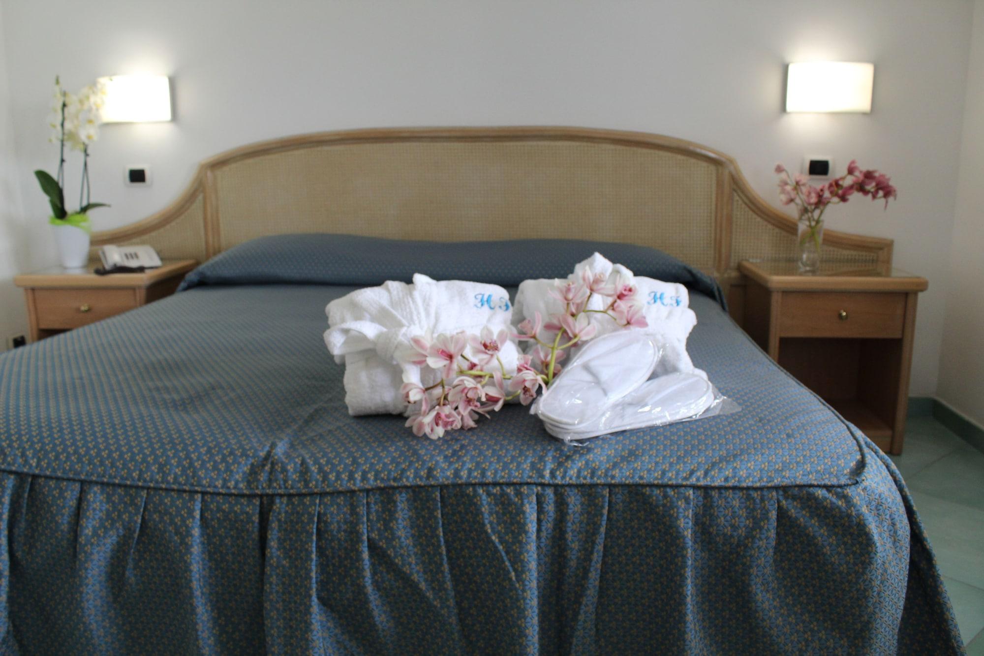 Hotel Floridiana Terme อีสเกีย ภายนอก รูปภาพ