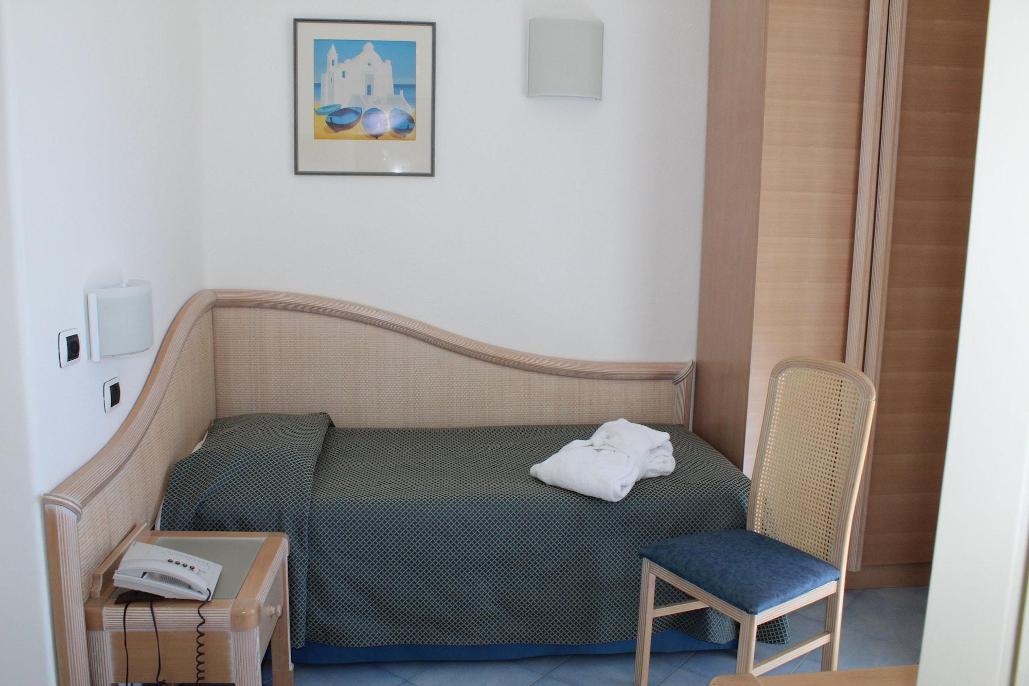 Hotel Floridiana Terme อีสเกีย ภายนอก รูปภาพ
