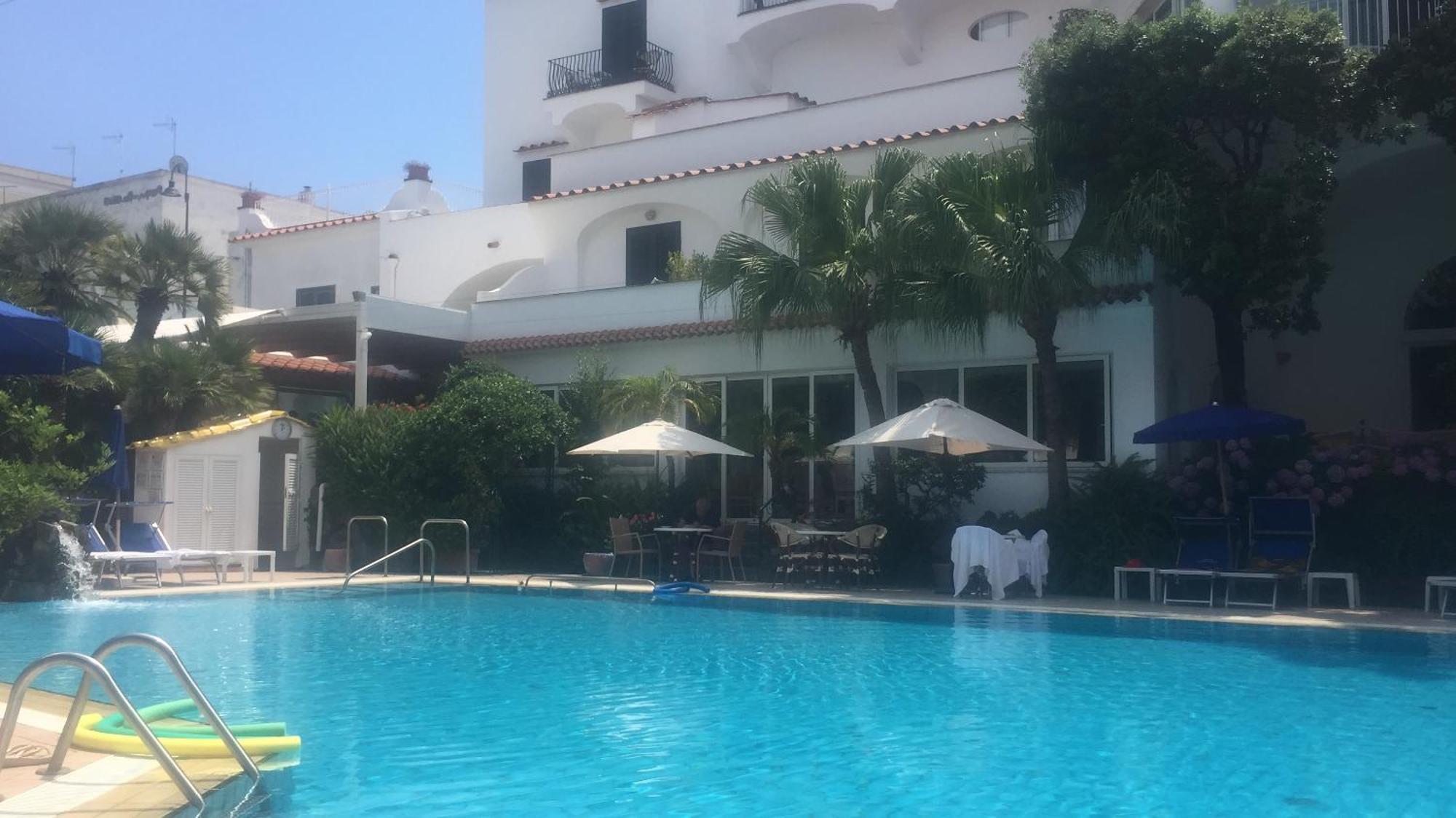 Hotel Floridiana Terme อีสเกีย ภายนอก รูปภาพ
