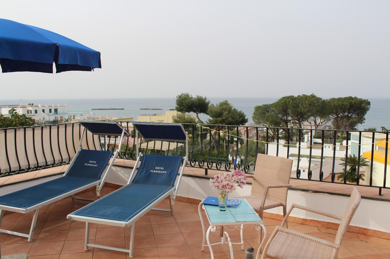 Hotel Floridiana Terme อีสเกีย ภายนอก รูปภาพ