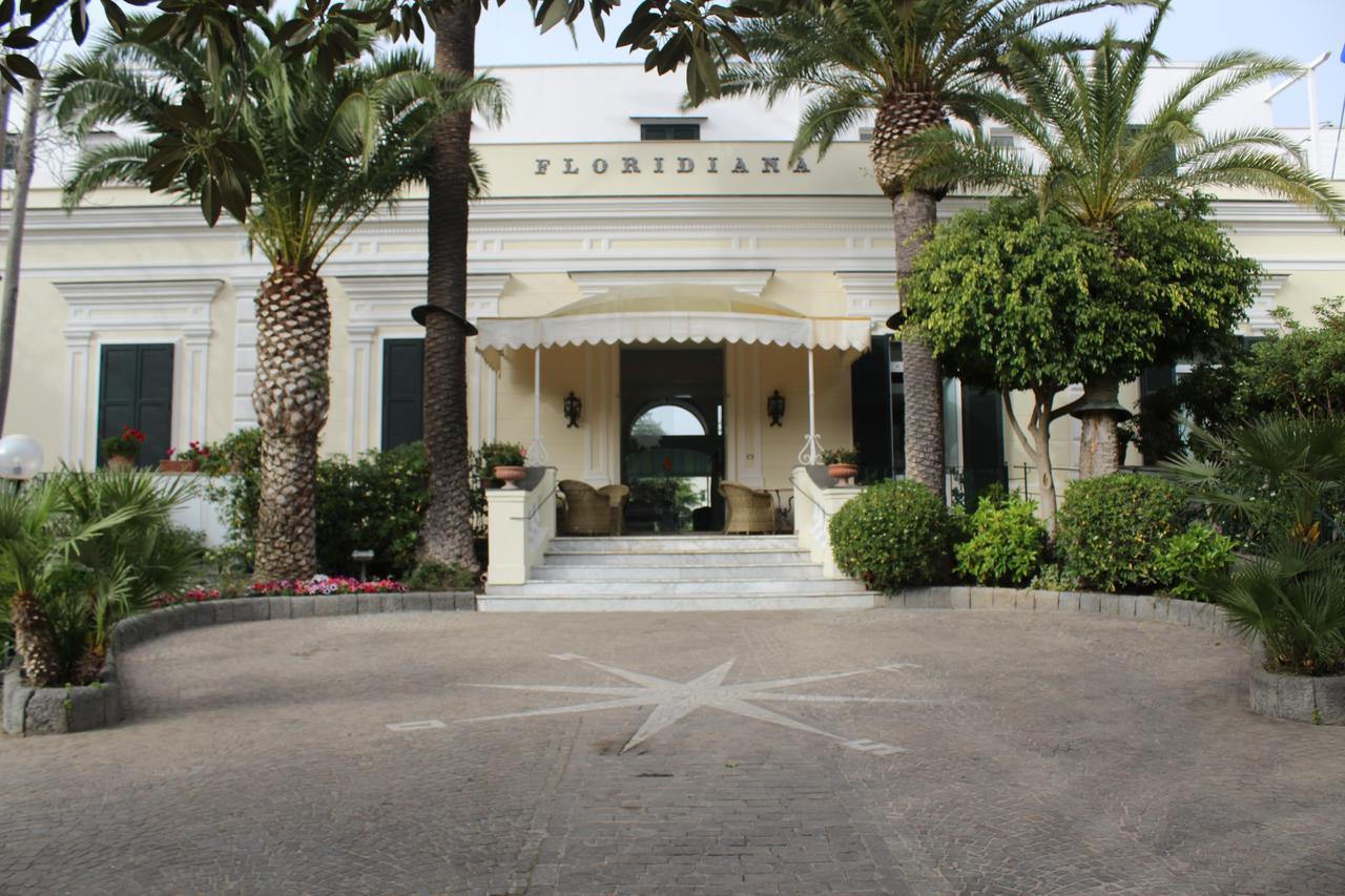 Hotel Floridiana Terme อีสเกีย ภายนอก รูปภาพ