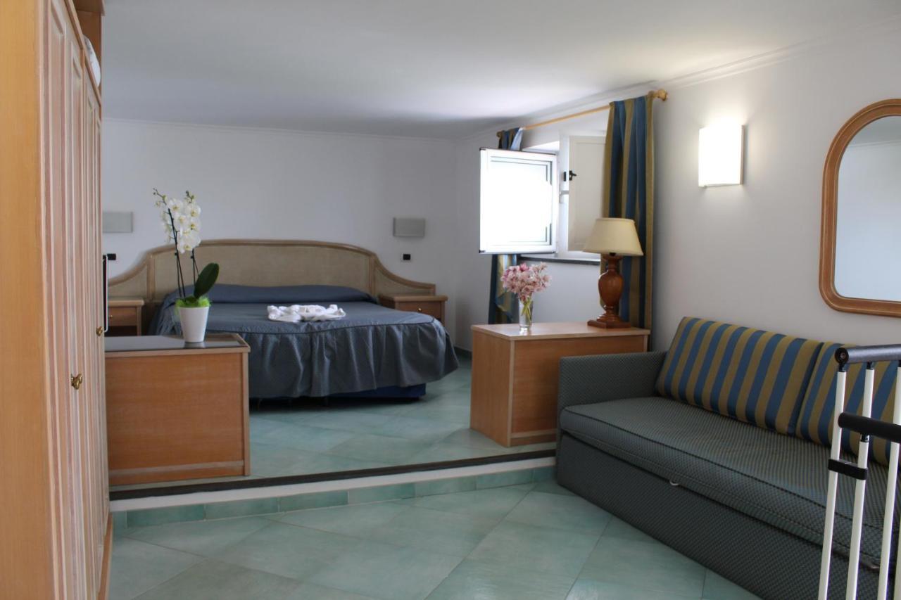 Hotel Floridiana Terme อีสเกีย ภายนอก รูปภาพ