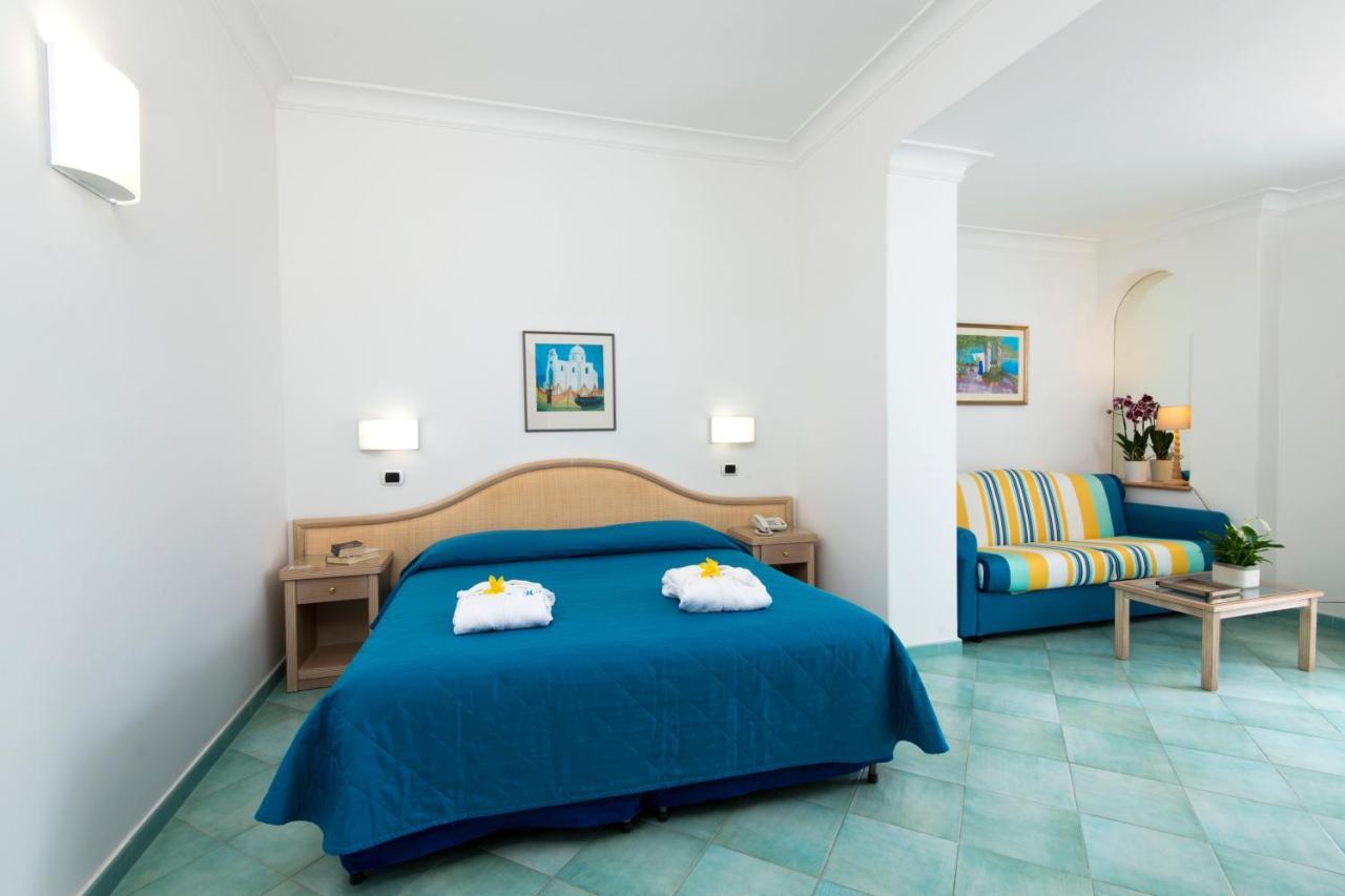 Hotel Floridiana Terme อีสเกีย ภายนอก รูปภาพ